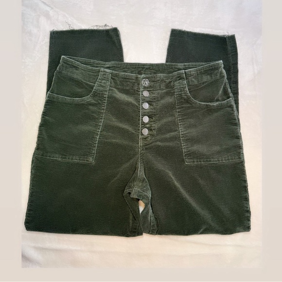 Kut From The Kloth Paola Exposed Ankle Slim Straight Leg Corduroy Pants in Green - Picture 3 of 10